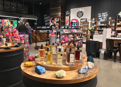 Cosmetics Store «Lush», reviews and photos, 112 E Broadway, Bloomington, MN 55425, USA
