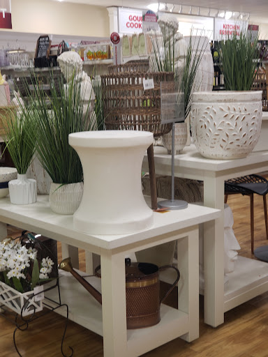 Department Store «T.J. Maxx & HomeGoods», reviews and photos, 24630 Dulles Landing Dr, Dulles, VA 20166, USA