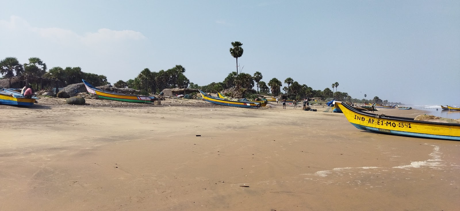 Foto van Yellayya peta Beach en de nederzetting