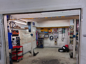 Garage Schmocker&Co | Reparaturen | Klima | Reifen