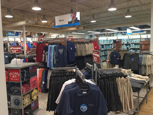 Sportswear Store «Columbia Sportswear Outlet Store at Tanger Outlets Hilton Head», reviews and photos, 1414 Fording Island Rd F200, Bluffton, SC 29910, USA