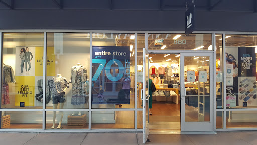 Gap, 18511 Outlet Blvd, Chesterfield, MO 63005, USA, 