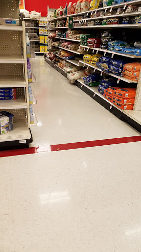 Department Store «Target», reviews and photos, 18855 N Market Pl Dr, Aurora, OH 44202, USA