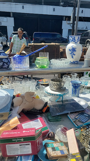 Antique Store «The Antique & Thrift Shop», reviews and photos, 100 Sunrise Hwy, Valley Stream, NY 11581, USA