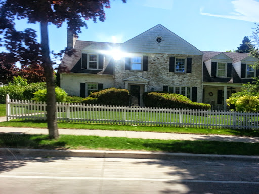 Auto Repair Shop «Lakeshore Mobil», reviews and photos, 2521 E Capitol Dr, Milwaukee, WI 53211, USA