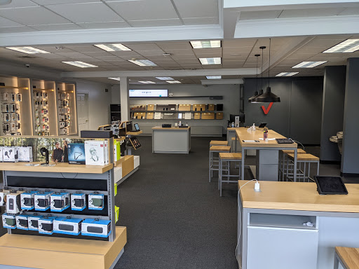 Cell Phone Store «Verizon Authorized Retailer, TCC», reviews and photos, 41 N Londonderry Square, Palmyra, PA 17078, USA