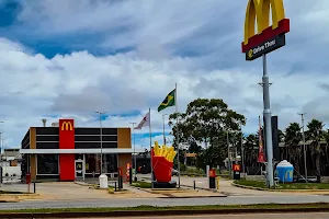 McDonald's Jardim Canadá image