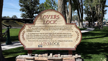Lover's Lock Plaza