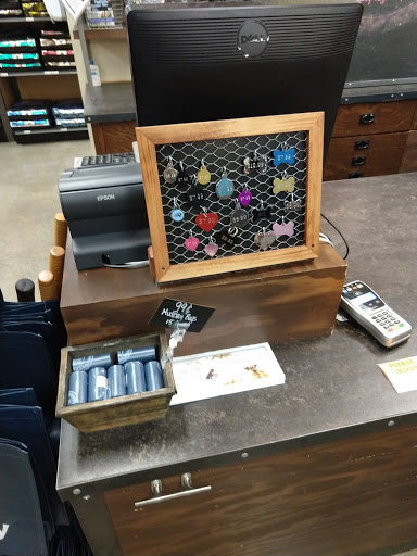 Pet Supply Store «Mud Bay», reviews and photos, 2100 SE 164th Ave, Vancouver, WA 98683, USA