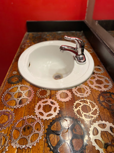 Bicycle Store «Bicycle Centres of Everett», reviews and photos, 4707 Evergreen Way, Everett, WA 98203, USA