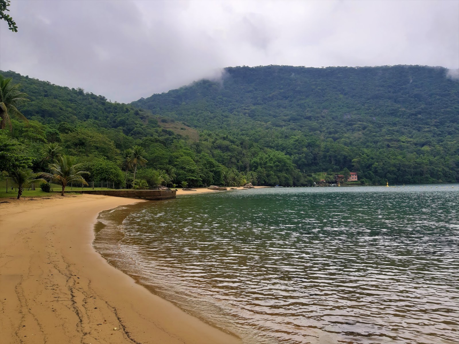 Praia de Ubatuba的照片 位于自然区域