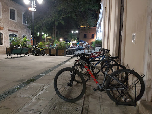 Bici Estacionamiento Teatro José Peón Contreras