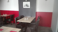 Atmosphère du Restaurant français Les Tontons Barbac' à Vern-sur-Seiche - n°9