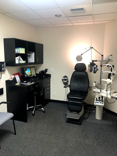 Eye Care Center «Visionworks - Gresham Town Fair», reviews and photos, 970 NW Eastman Pkwy, Gresham, OR 97030, USA