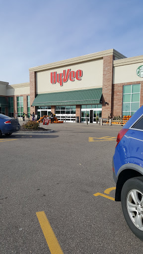 Supermarket «Hy-Vee», reviews and photos, 7180 10th St N, Oakdale, MN 55128, USA