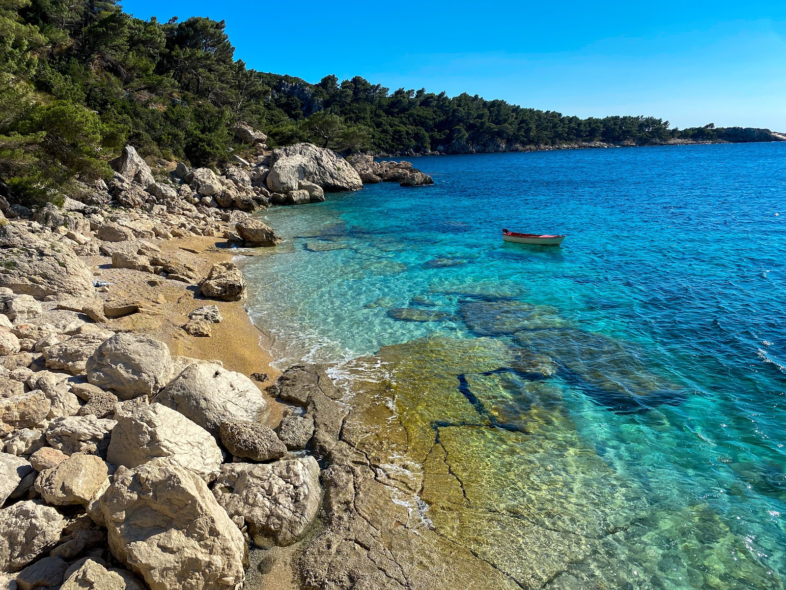 Secret Beach Zuljana'in fotoğrafı çok temiz temizlik seviyesi ile