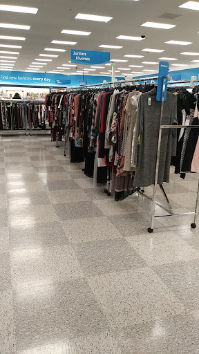 Clothing Store «Ross Dress for Less», reviews and photos, 1270 N Lake St, Aurora, IL 60506, USA