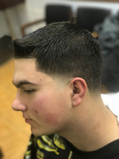 Barber Shop «Garys Royal barber shop», reviews and photos, 428 Mamaroneck Ave, Mamaroneck, NY 10543, USA