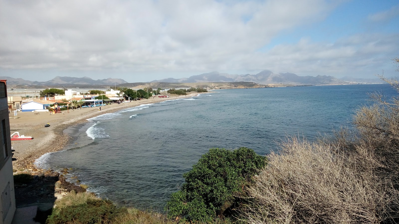 Foto von Playa de Calnegre mit beiger kiesel Oberfläche