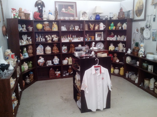 Flea Market «Traderbakers Flea Market», reviews and photos, 2080 Burton Ln, Martinsville, IN 46151, USA