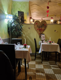 Atmosphère du Restaurant Au Père Tranquille à Saint-Denis-sur-Sarthon - n°9