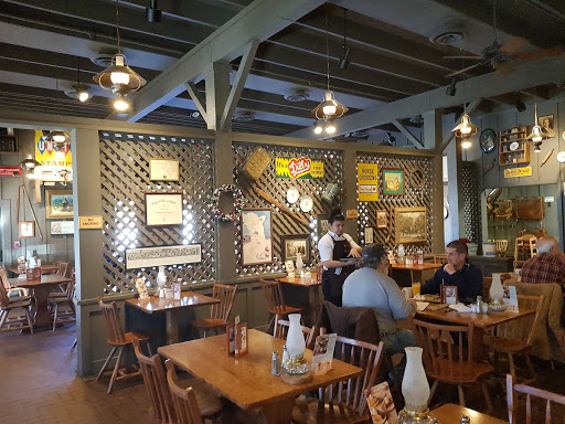 Shopping Mall «Wrentham Village Premium Outlets», reviews and photos, 1 Outlet Blvd, Wrentham, MA 02093, USA