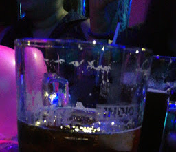 Juanes Canta Bar photo