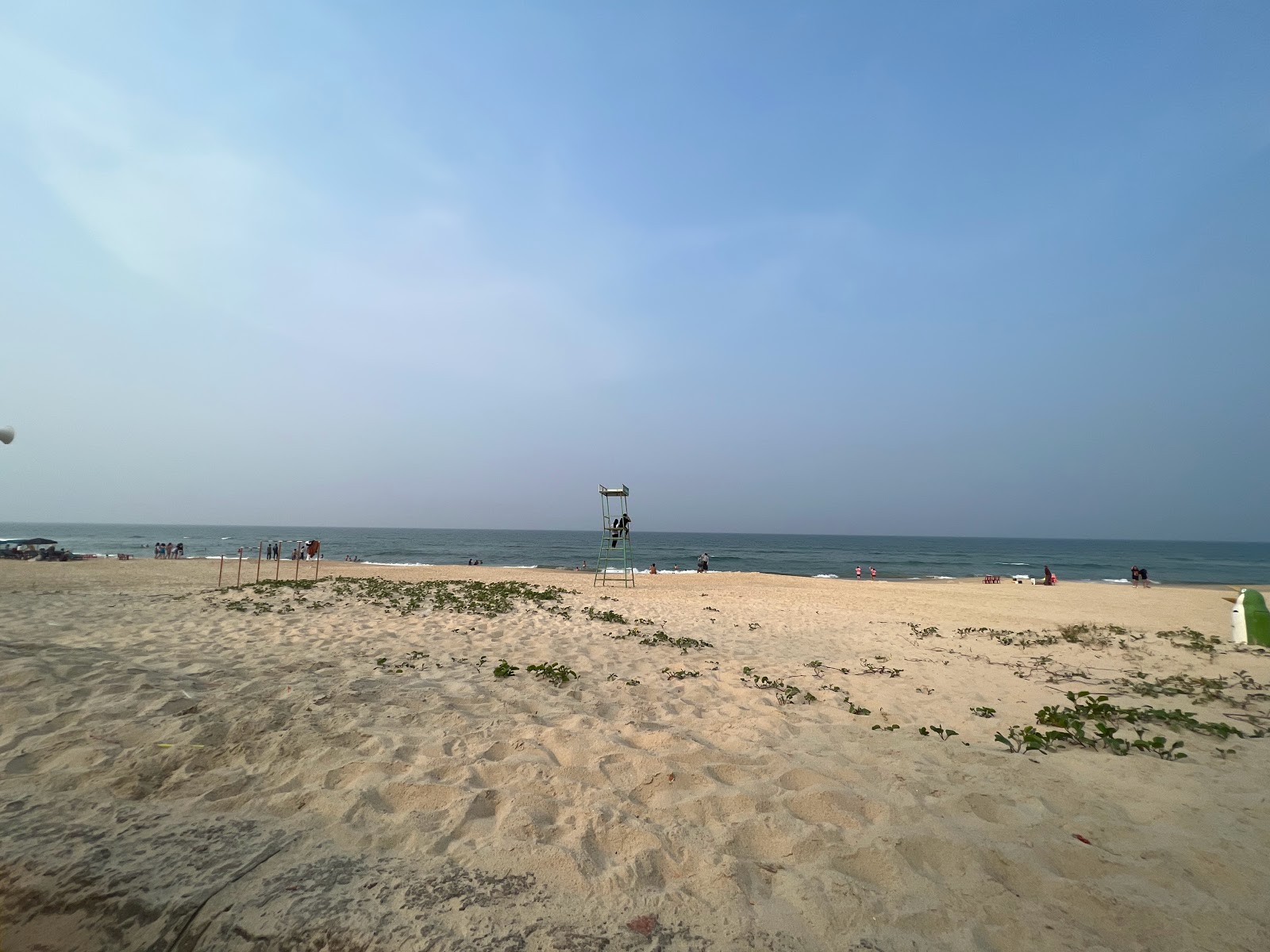 Φωτογραφία του Tam Tien Beach παροχές περιοχής