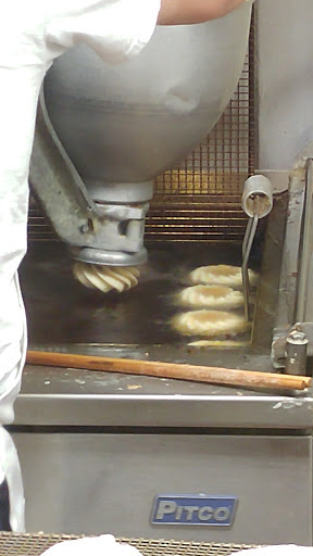 Donut Shop «Happy Donuts», reviews and photos, 305 2nd St NE, Puyallup, WA 98372, USA