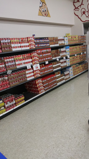 Grocery Store «Piggly Wiggly», reviews and photos, 18 Perry Morris Square, Milton, WV 25541, USA