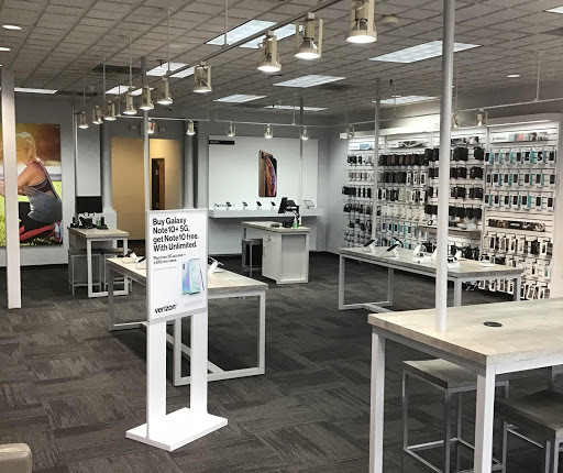 Cell Phone Store «GoWireless Verizon Authorized Retailer», reviews and photos, 4301 Orchard Lake Rd #125, West Bloomfield Township, MI 48323, USA