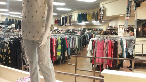 Used Clothing Store «Crossroads Trading Co», reviews and photos, 5901 College Ave, Oakland, CA 94618, USA