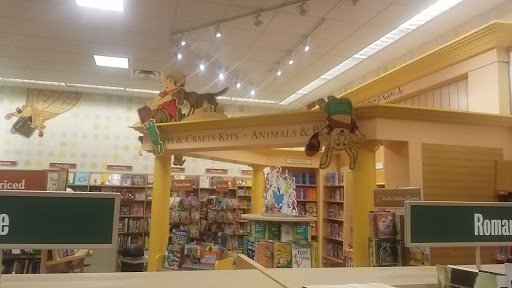 Book Store «Barnes & Noble», reviews and photos, 3050 Beeline Rd, Holland, MI 49424, USA