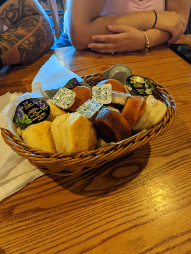 American Restaurant «Cracker Barrel Old Country Store», reviews and photos, 200 Bypass Rd, Williamsburg, VA 23185, USA