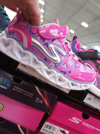 Sporting Goods Store «Academy Sports + Outdoors», reviews and photos, 140 E Bert Kouns Industrial Loop, Shreveport, LA 71106, USA