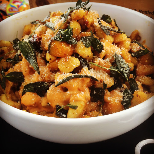 Pizza Restaurant «Urban Pie Los Angeles», reviews and photos, 4528 E Washington Blvd, Commerce, CA 90040, USA