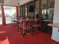 Atmosphère du Restaurant Le Montigny à Montigny-le-Bretonneux - n°1