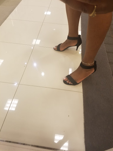 Stores to buy women's flat sandals Milwaukee