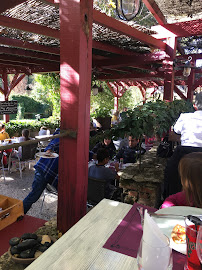 Atmosphère du Restaurant L'Auberge Du Pont à Saint-Léon-sur-Vézère - n°2