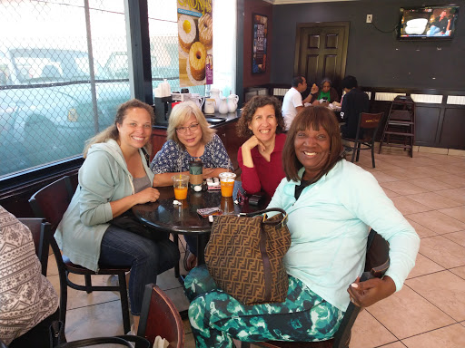 Donut Shop «Yum Yum Donuts», reviews and photos, 8139 W Manchester Ave, Playa Del Rey, CA 90293, USA