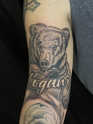 Tattoo Shop «Famous Tattoos», reviews and photos, 643 State Rd, Dartmouth, MA 02747, USA