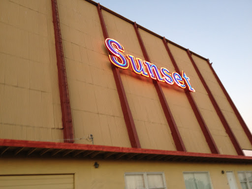 Drive-in Movie Theater «Sunset Drive-In», reviews and photos, 255 Elks Ln, San Luis Obispo, CA 93401, USA