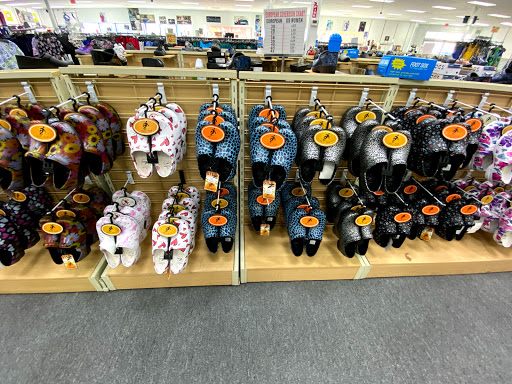 Uniform Store «Scrub Pro Uniforms & Gallo Clothing», reviews and photos, 78 Mountain Rd, Glen Burnie, MD 21060, USA