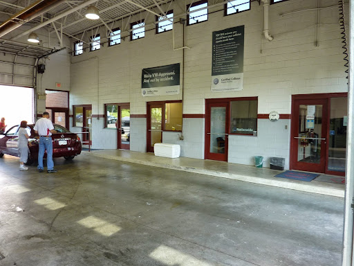 Auto Repair Shop «Chantilly Auto Body», reviews and photos, 4530 Stonecroft Blvd, Chantilly, VA 20151, USA