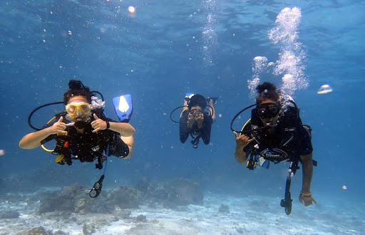 Phuket Dive Tours - Scuba Diving Daytrips & Snorkeling Charters