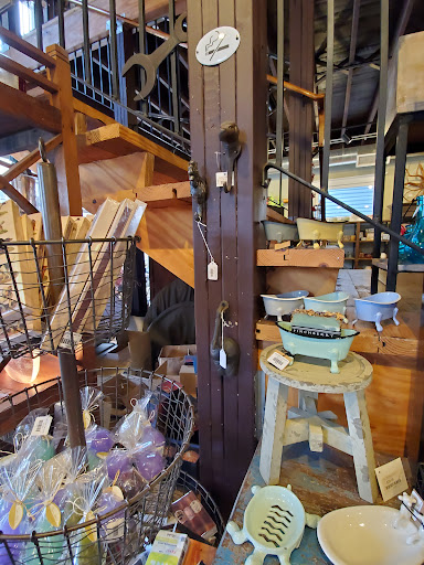 Furniture Store «Chatham Home», reviews and photos, 517 E Walnut St, Indianapolis, IN 46202, USA