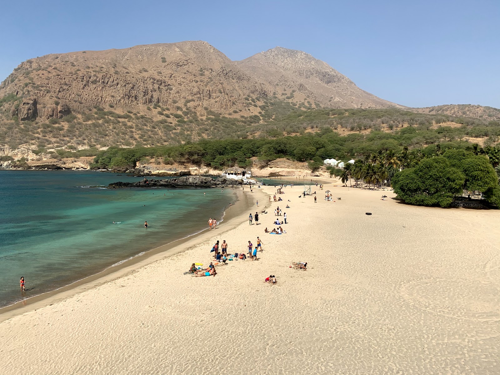 Photo de Tarrafal Beach avec l'eau cristalline de surface