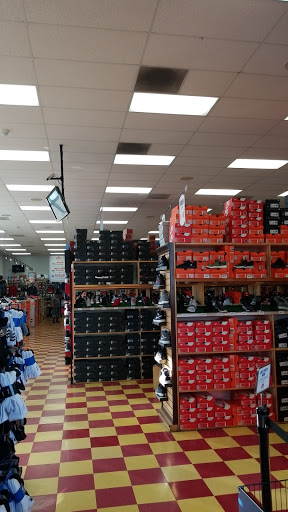 Shoe Store «WSS», reviews and photos, 1340 N Azusa Ave, Covina, CA 91722, USA