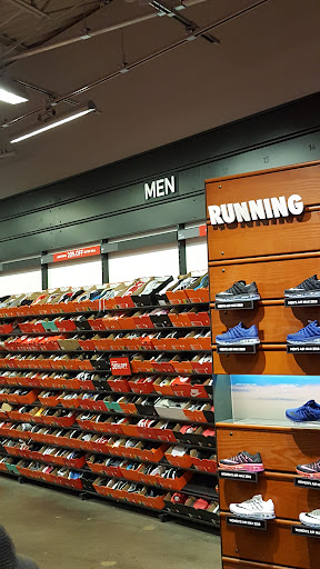 Clothing Store «Nike Factory Store», reviews and photos, 102 The Arches Cir, Deer Park, NY 11729, USA