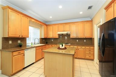 Lan Gloria Xiao, Realtor, DRE 01937896, REMAX ELITE REALTY image